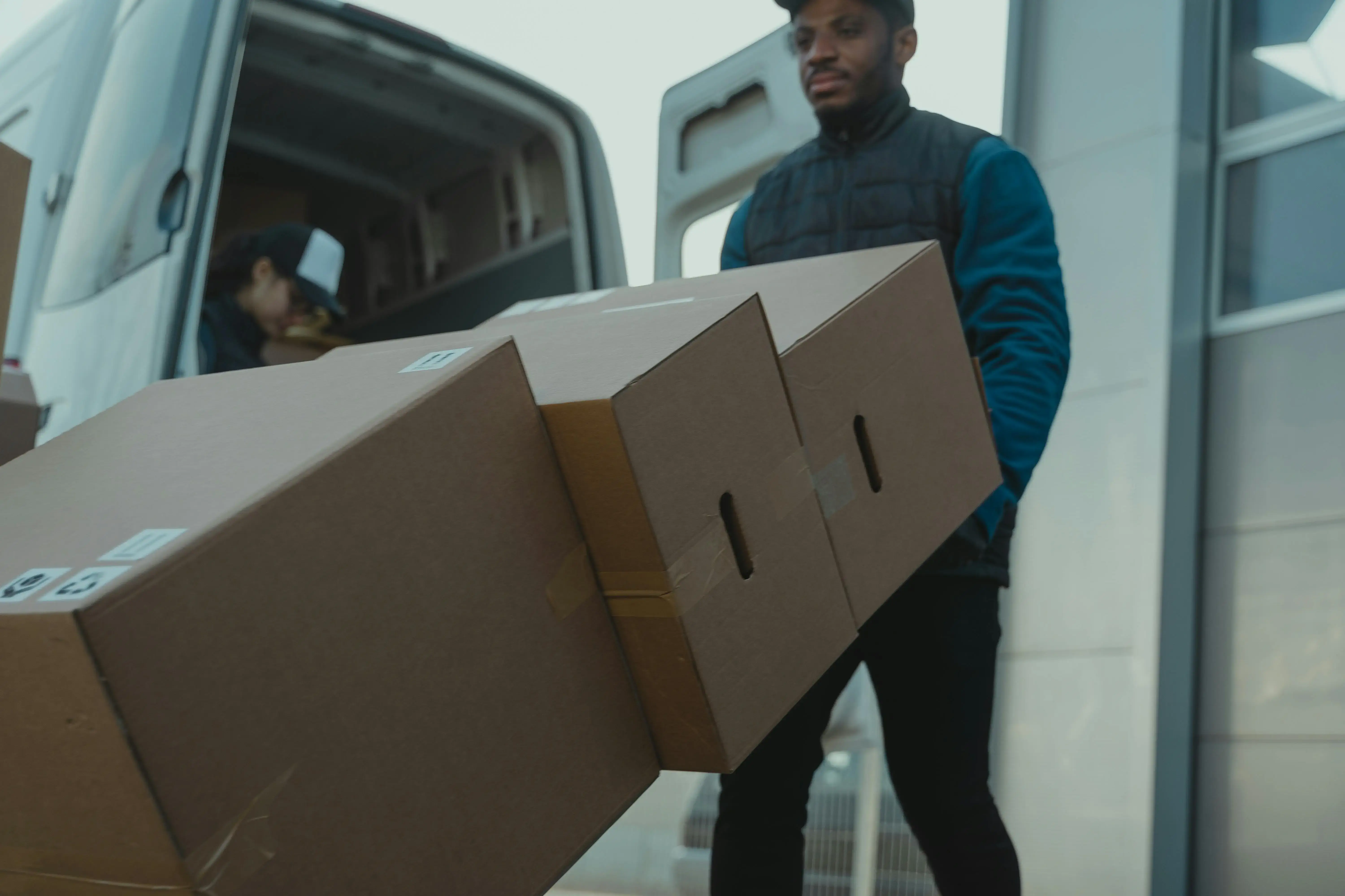 cargo van & freight delivery courier service
